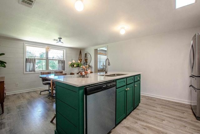 1426 Steel Bridge Road, Benton, AR 72019