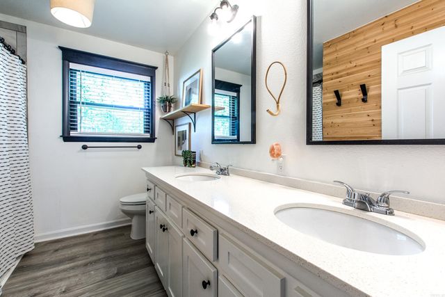 1426 Steel Bridge Road, Benton, AR 72019