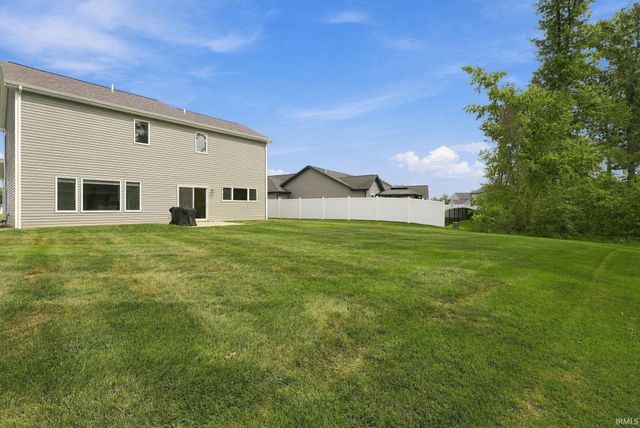 1781 Muruntau Grove, Fort Wayne, IN 46845