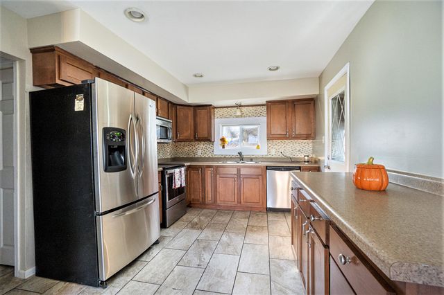 307 Pine Street, Decatur, MI 49045