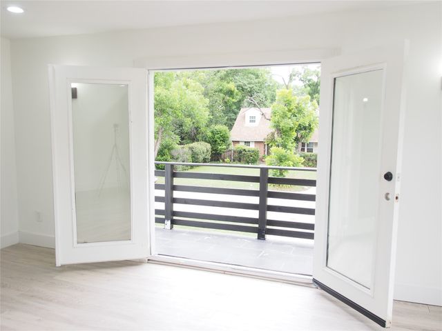 1703 Foster Drive, Arlington, TX 76012