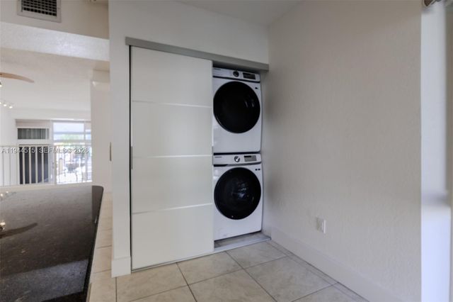 3920 NE 168th St 4, North Miami Beach, FL 33160