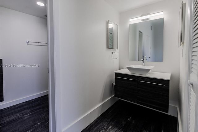 3920 NE 168th St 4, North Miami Beach, FL 33160