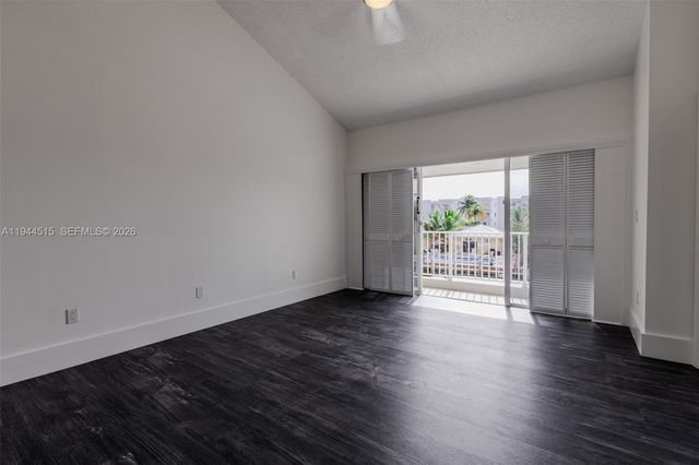 3920 NE 168th St 4, North Miami Beach, FL 33160