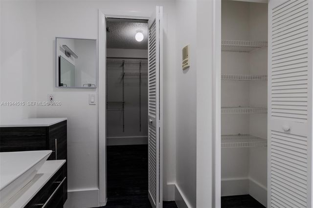 3920 NE 168th St 4, North Miami Beach, FL 33160