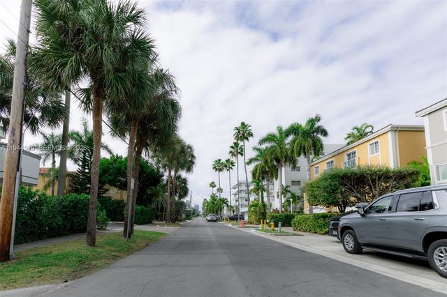 3920 NE 168th St 4, North Miami Beach, FL 33160