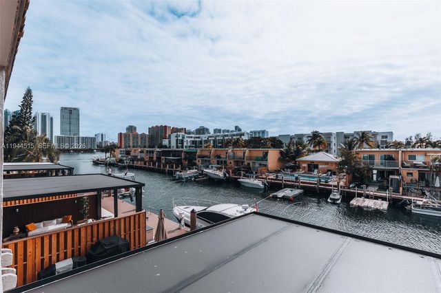 3920 NE 168th St 4, North Miami Beach, FL 33160