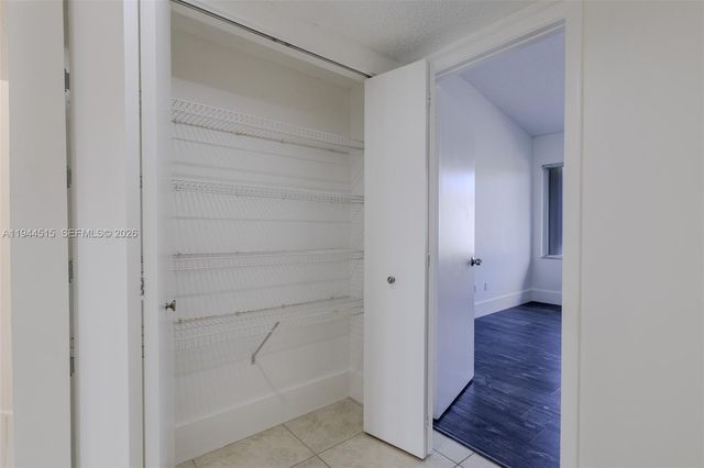 3920 NE 168th St 4, North Miami Beach, FL 33160