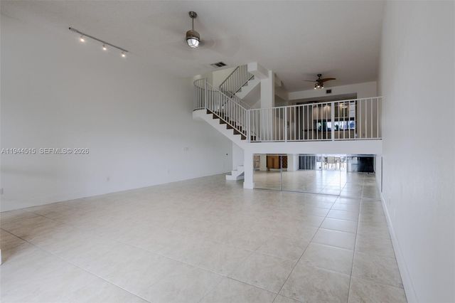 3920 NE 168th St 4, North Miami Beach, FL 33160