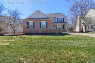 9814 Tioga Trail 120, Hamburg Township, MI 48169