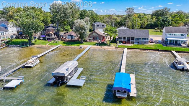 454 E Shore Drive, Northfield Township, MI 48189
