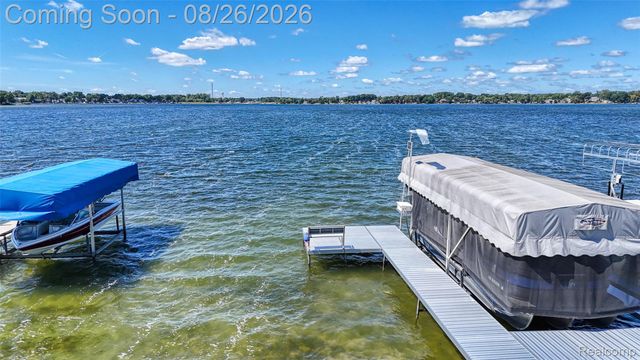 454 E Shore Drive, Northfield Township, MI 48189