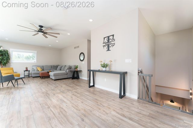 454 E Shore Drive, Northfield Township, MI 48189