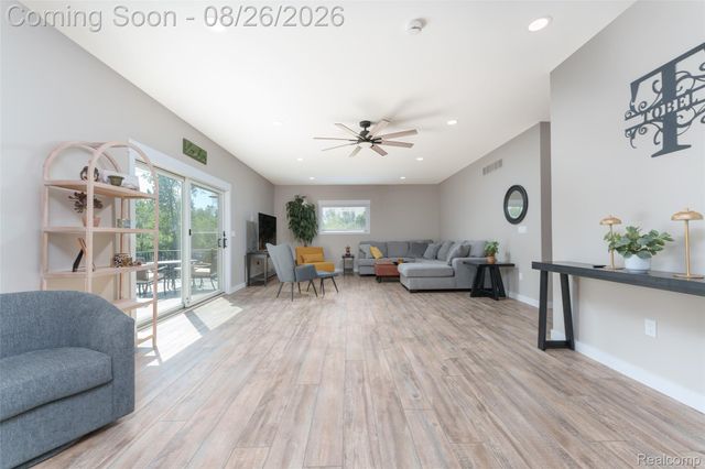 454 E Shore Drive, Northfield Township, MI 48189