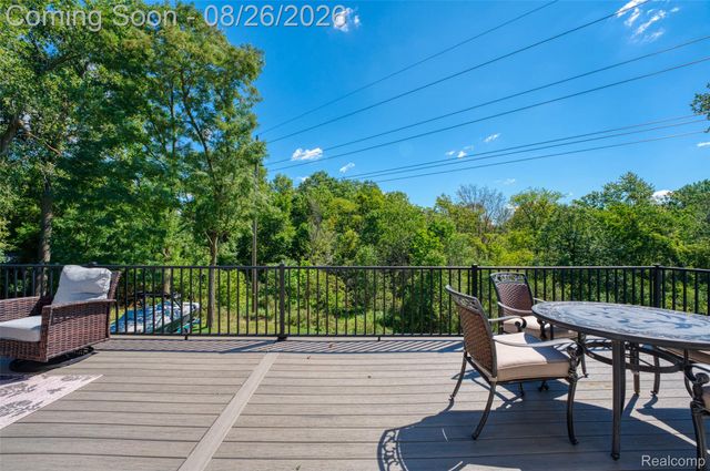 454 E Shore Drive, Northfield Township, MI 48189