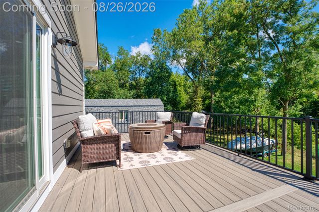 454 E Shore Drive, Northfield Township, MI 48189
