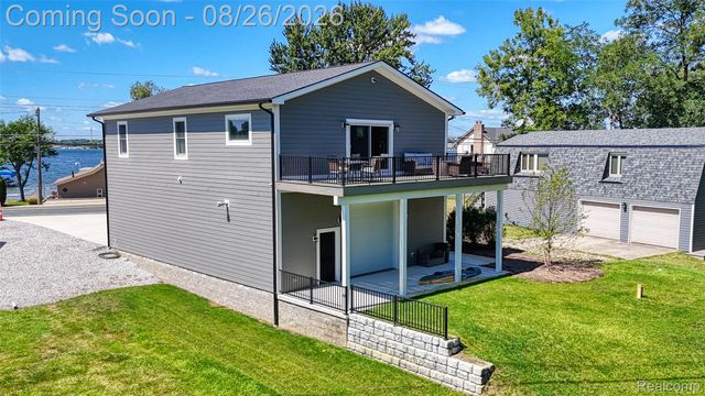 454 E Shore Drive, Northfield Township, MI 48189