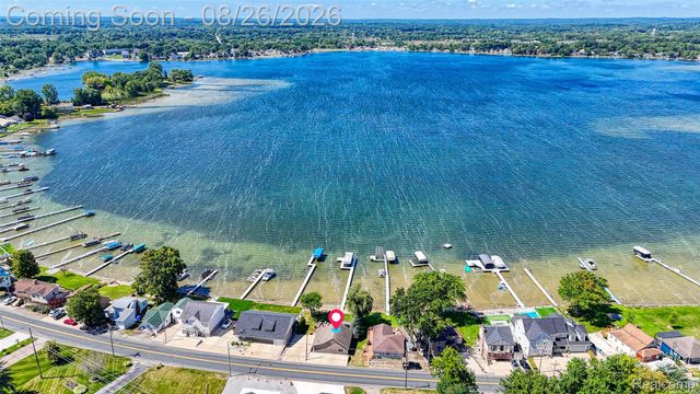 454 E Shore Drive, Northfield Township, MI 48189