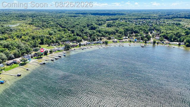 454 E Shore Drive, Northfield Township, MI 48189