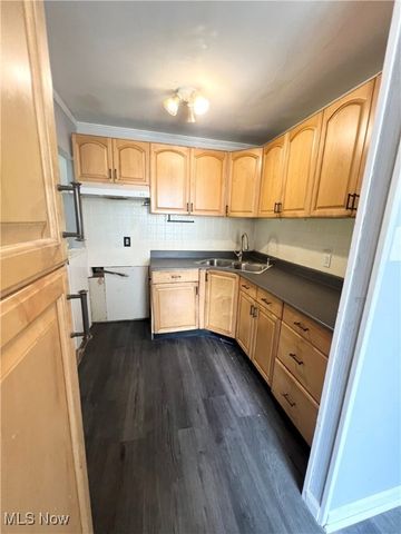 7387 Oregon Trail, Youngstown, OH 44512