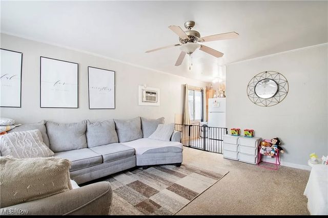 7387 Oregon Trail, Youngstown, OH 44512