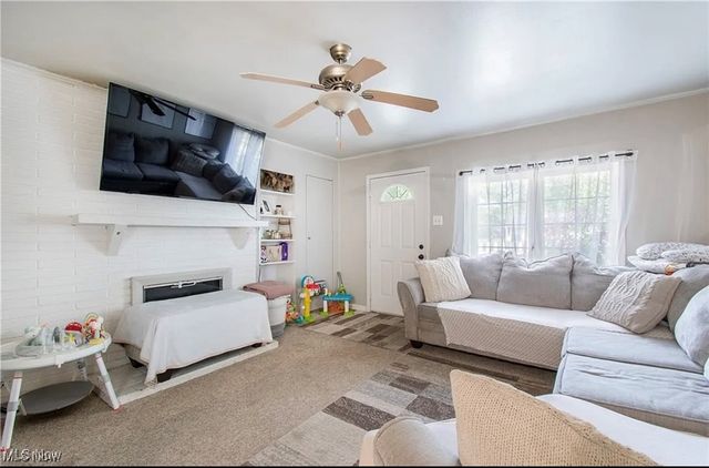 7387 Oregon Trail, Youngstown, OH 44512