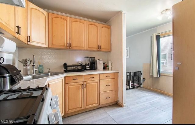 7387 Oregon Trail, Youngstown, OH 44512