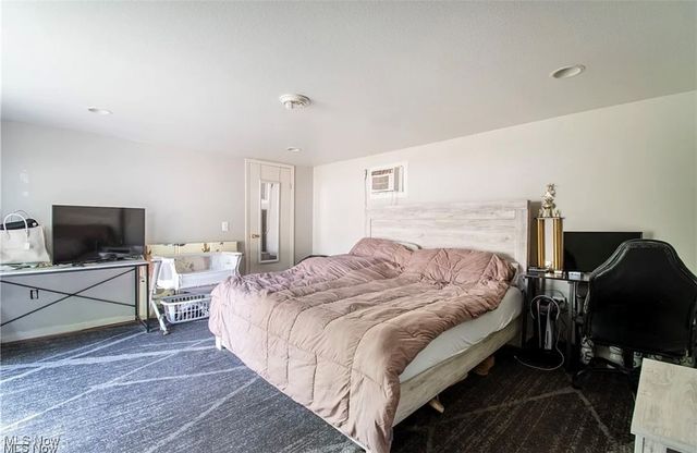 7387 Oregon Trail, Youngstown, OH 44512