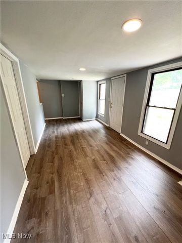 7387 Oregon Trail, Youngstown, OH 44512