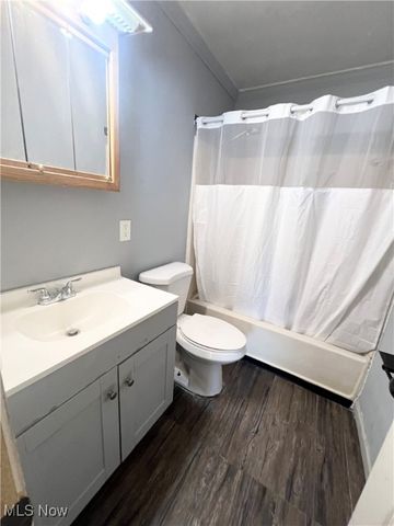 7387 Oregon Trail, Youngstown, OH 44512