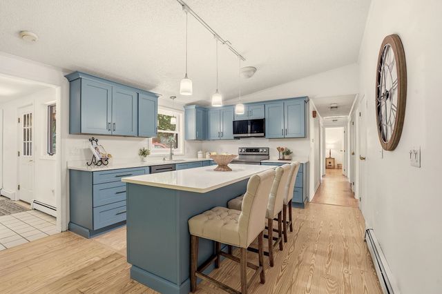 828 West Main Street, Hillsborough, NH 03244