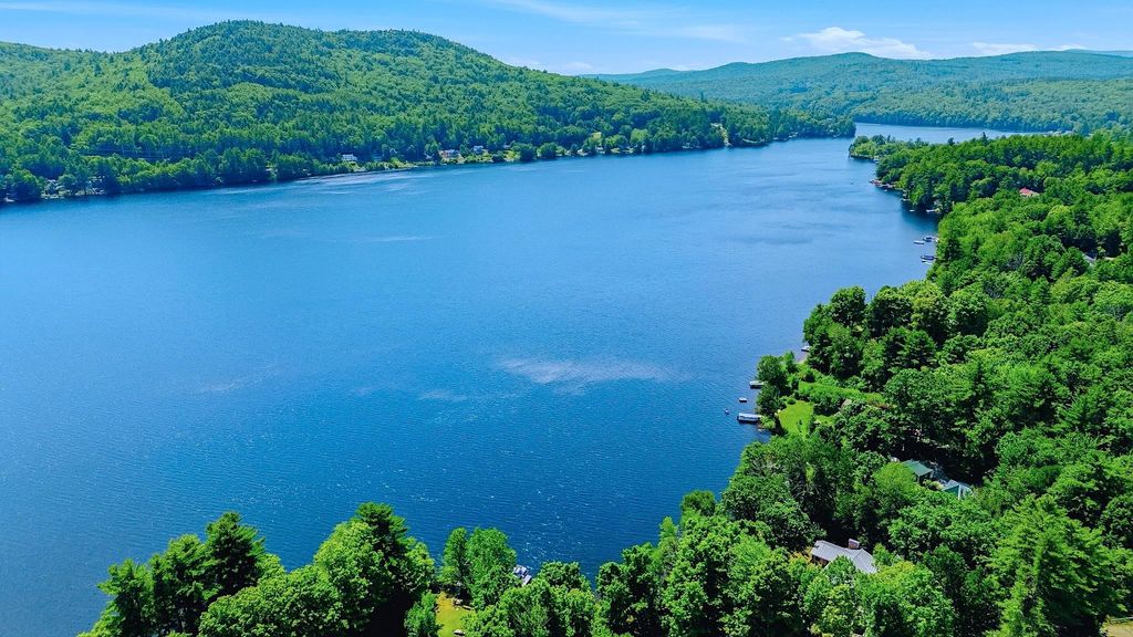 828 West Main Street, Hillsborough, NH 03244