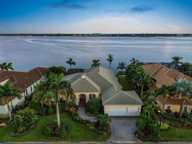 811 RIVIERA DUNES WAY, Palmetto, FL 34221