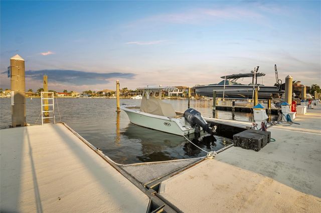 811 RIVIERA DUNES WAY, Palmetto, FL 34221