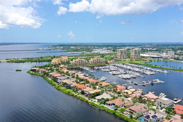 811 RIVIERA DUNES WAY, Palmetto, FL 34221