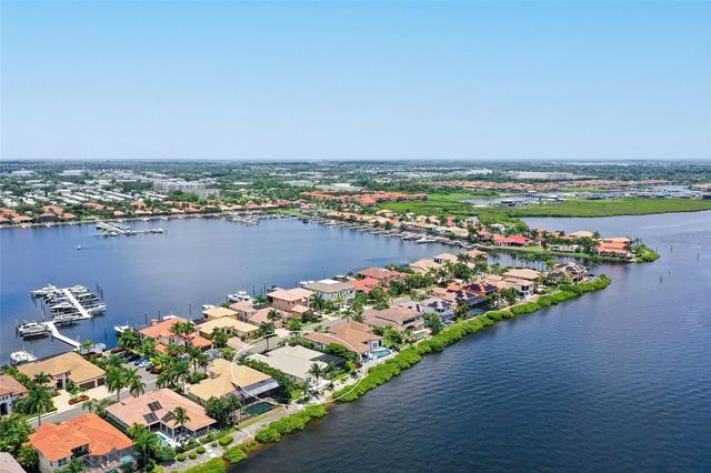 811 RIVIERA DUNES WAY, Palmetto, FL 34221