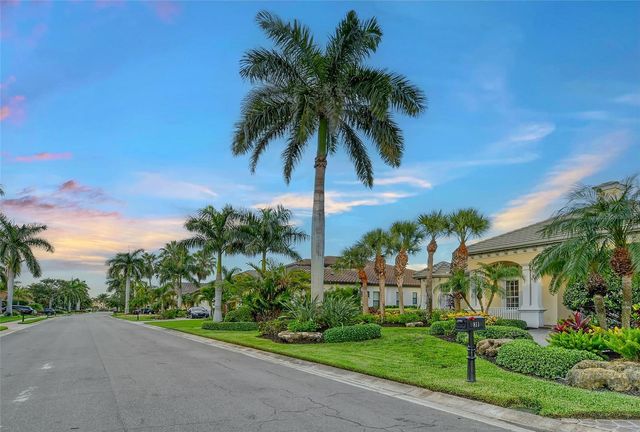 811 RIVIERA DUNES WAY, Palmetto, FL 34221