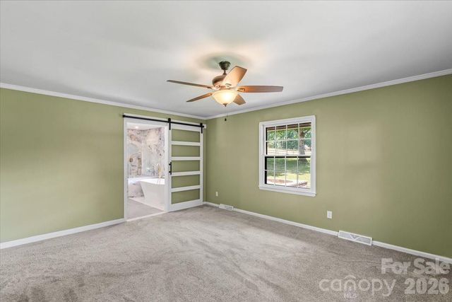 4024 Wandering Lane NE, Hickory, NC 28601