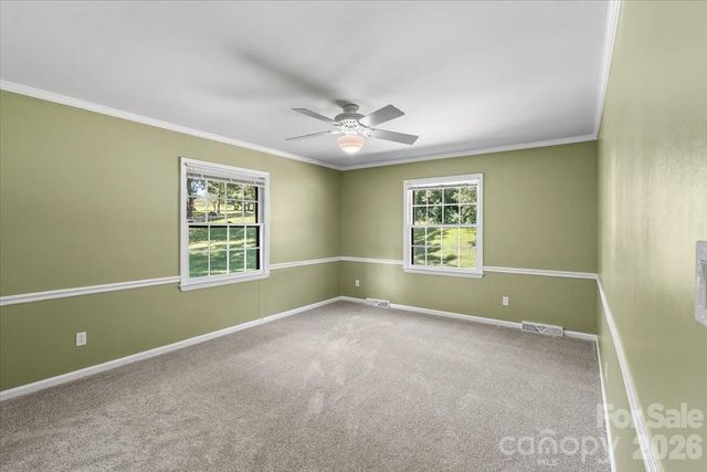 4024 Wandering Lane NE, Hickory, NC 28601