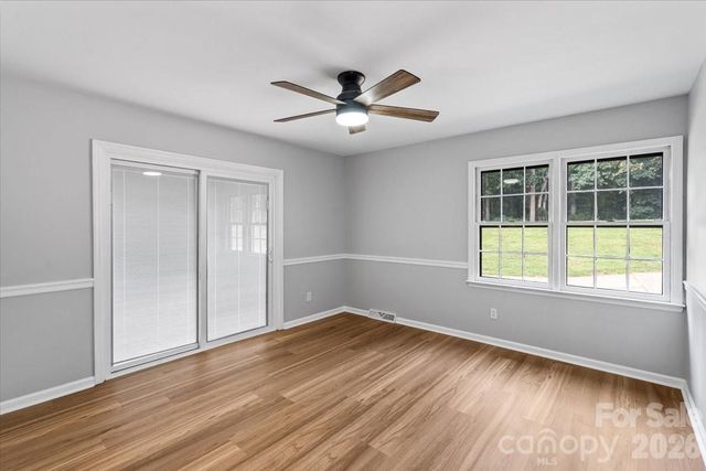 4024 Wandering Lane NE, Hickory, NC 28601