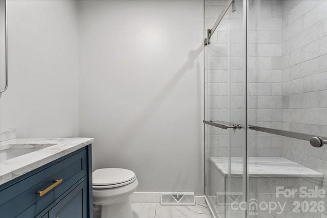 4024 Wandering Lane NE, Hickory, NC 28601