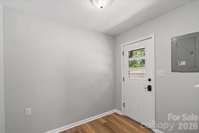 4024 Wandering Lane NE, Hickory, NC 28601