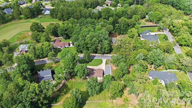 4024 Wandering Lane NE, Hickory, NC 28601