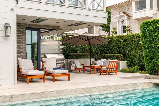 117 34th Street, Manhattan Beach, CA 90266