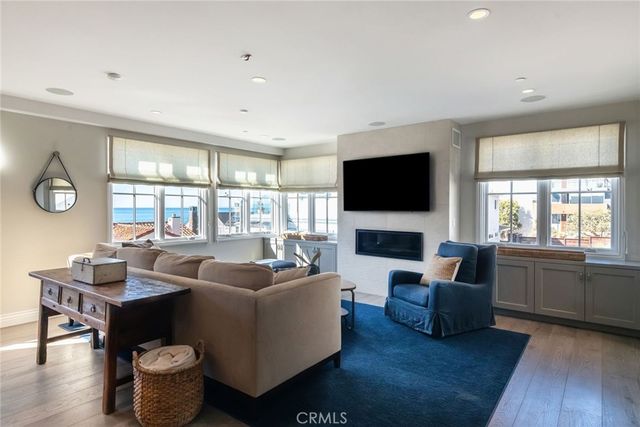 117 34th Street, Manhattan Beach, CA 90266