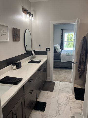 3375 Grand Valley Dr. Drive, West Des Moines, IA 50265