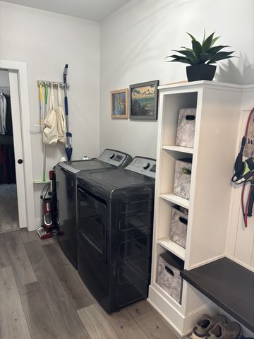 3375 Grand Valley Dr. Drive, West Des Moines, IA 50265