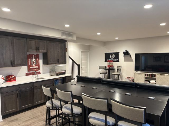 3375 Grand Valley Dr. Drive, West Des Moines, IA 50265