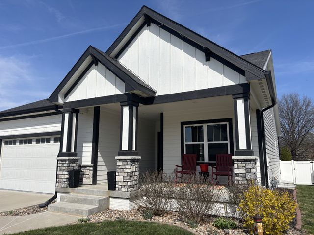 3375 Grand Valley Dr. Drive, West Des Moines, IA 50265