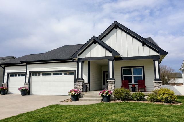 3375 Grand Valley Dr. Drive, West Des Moines, IA 50265